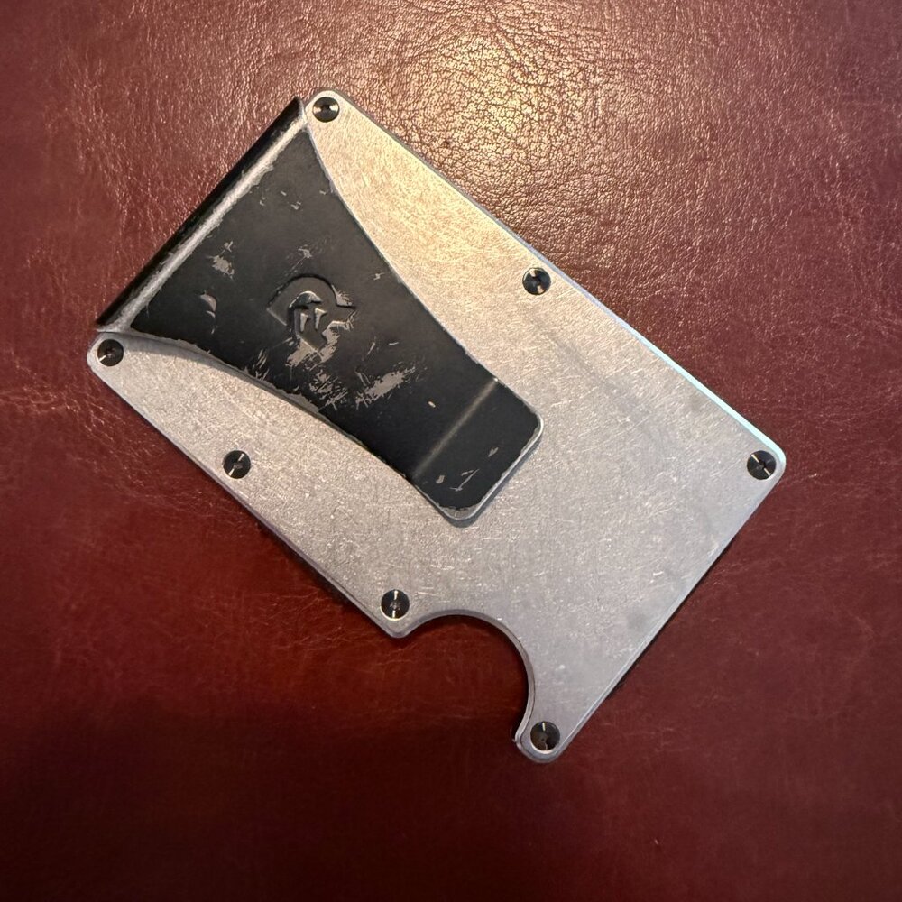 Ridge Titanium Wallet – Minimalist RFID-Blocking Slim Metal Wallet - Picture 5 of 6